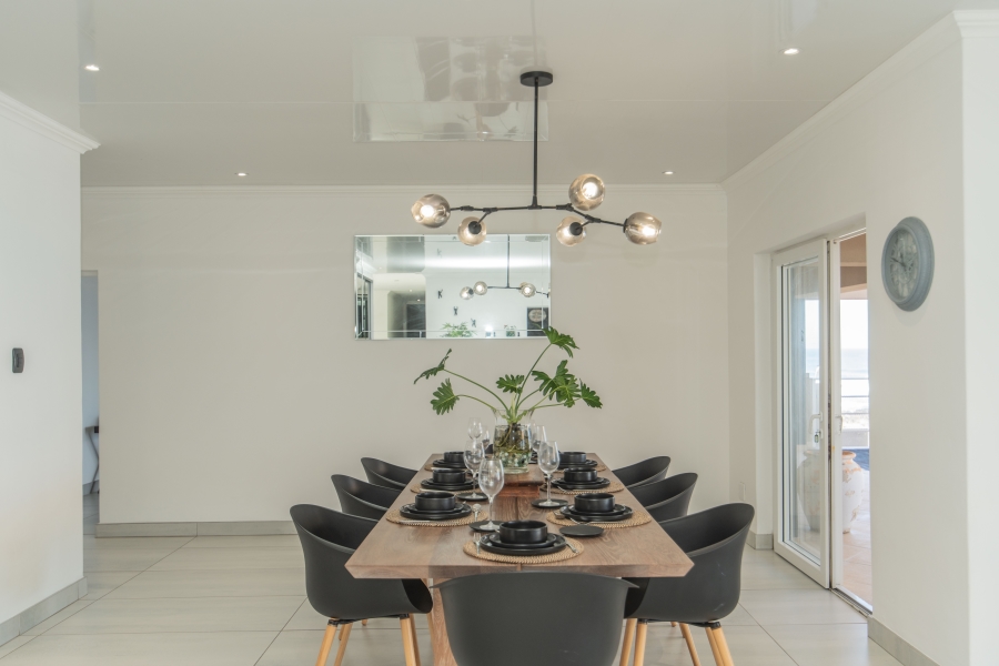 6 Bedroom Property for Sale in Beachview Eastern Cape